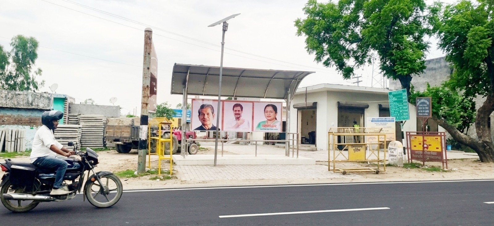 Highway Passenger Waiting Shelter Billboard